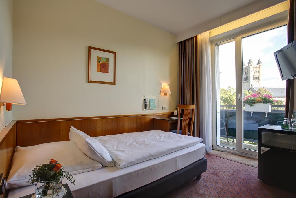 Trip Inn Hotel Esplanade, Duesseldorf Екстериор снимка